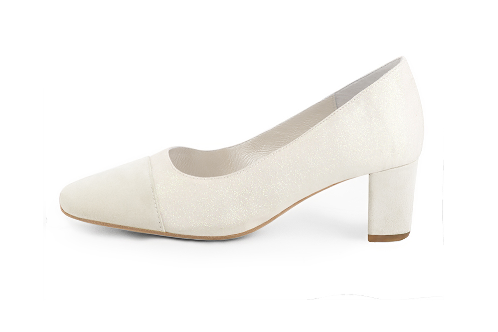 Off white women's dress pumps,with a square neckline. Round toe. Medium block heels. Profile view - Florence KOOIJMAN